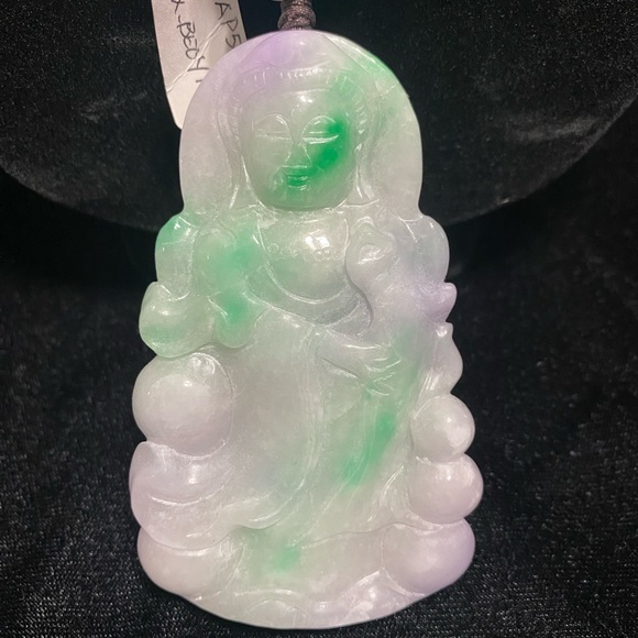One of a kind! 26inch natural jade necklace with a 3 1/2 inch Guanyin pendant. - Picture 2 of 11